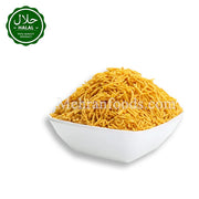 바삭하고 매콤한 YUMKEENZ Bhujia 인도 과자 클로즈업